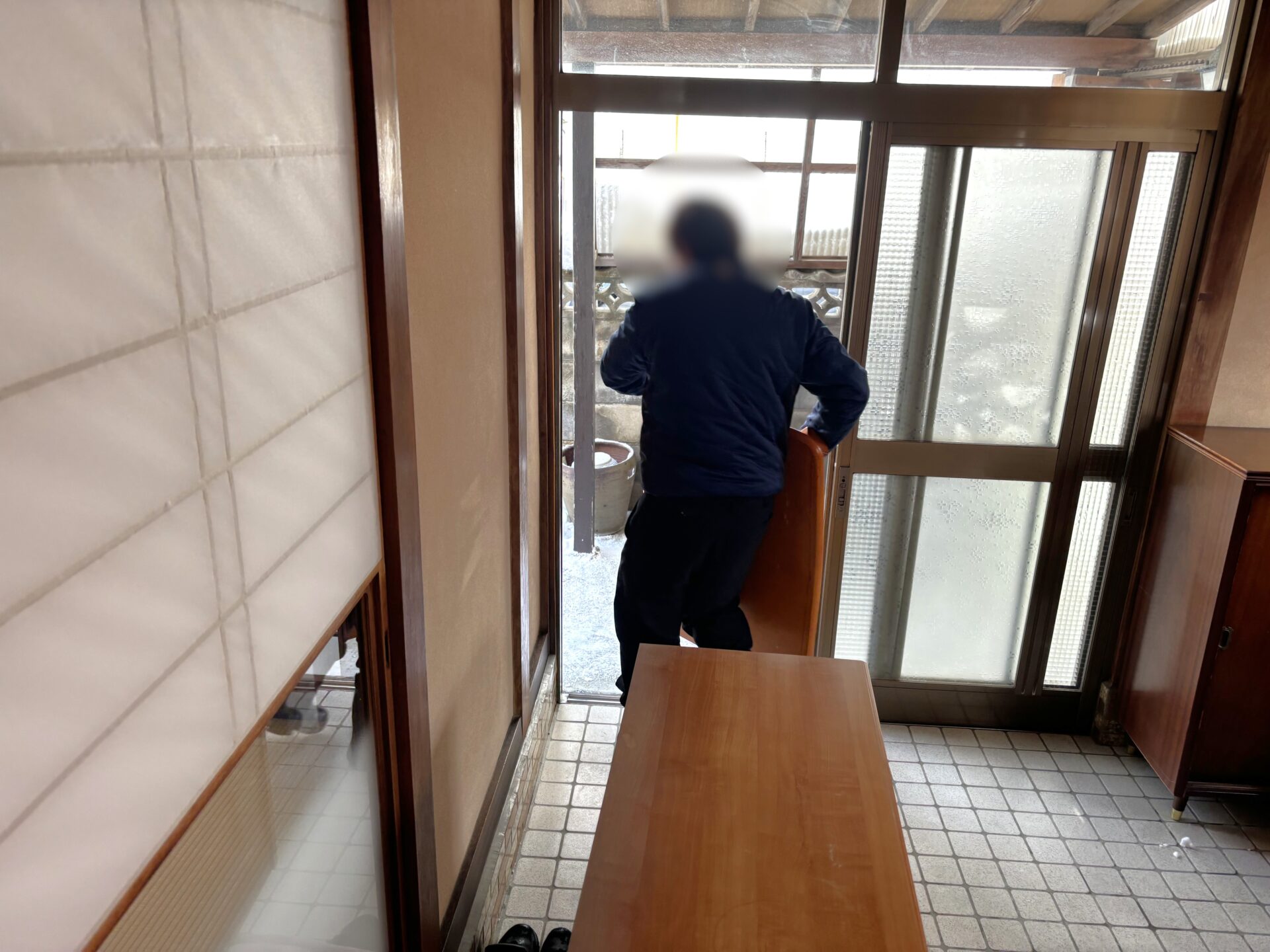 「ご実家の売却に向け机やタンス、テレビボードなどを回収しました」作業写真